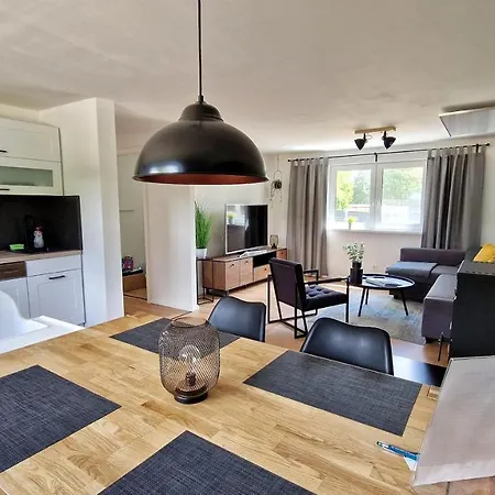 Semesterbostad Seeoase - 70qm - Kamin -terrassen - Parkplatz - Badestelle Fusslaeufig Joachimsthal