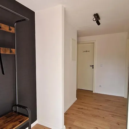 Semesterbostad Seeoase - 70qm - Kamin -terrassen - Parkplatz - Badestelle Fusslaeufig *