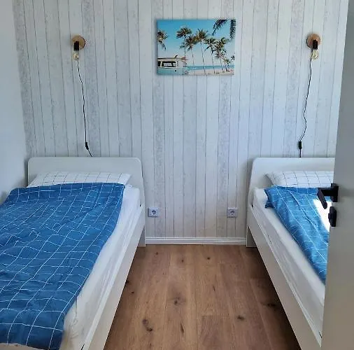 Holiday home Seeoase - 70qm - Kamin -terrassen - Parkplatz - Badestelle Fusslaeufig Joachimsthal