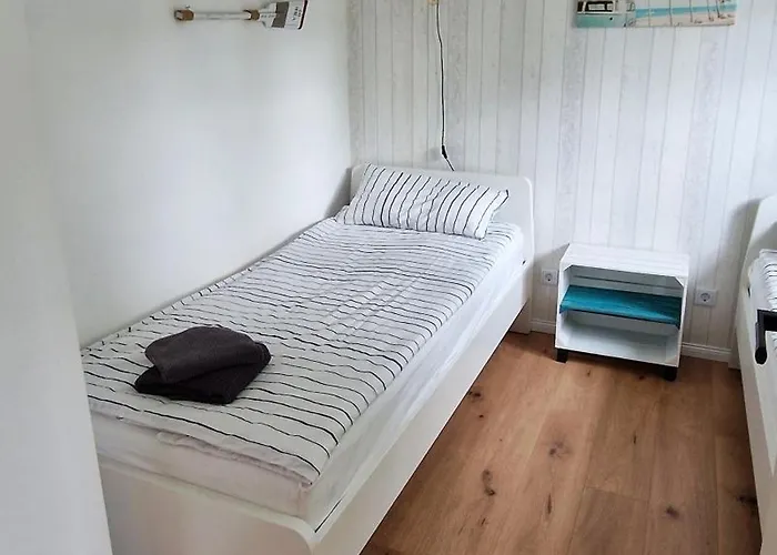 Seeoase - 70qm - Kamin -terrassen - Parkplatz - Badestelle Fusslaeufig Holiday home Joachimsthal